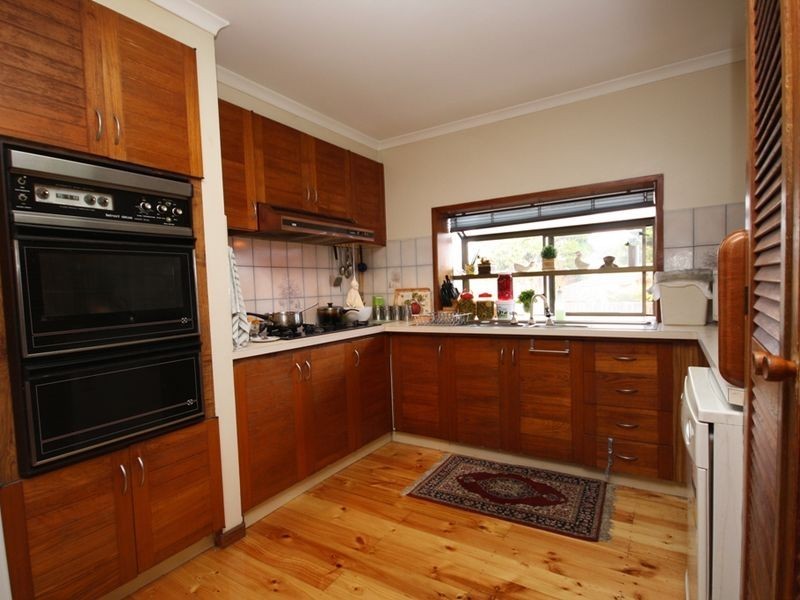 2 CHISHOLM CT, Springvale South VIC 3172