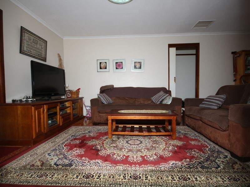 2 CHISHOLM CT, Springvale South VIC 3172