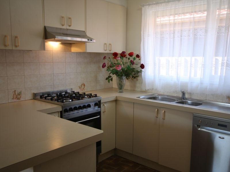 9 GLASSFORD AVE, Springvale South VIC 3172