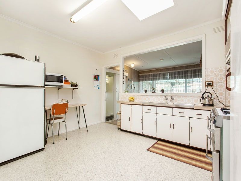 53 Goodwood Dr, Springvale VIC 3171
