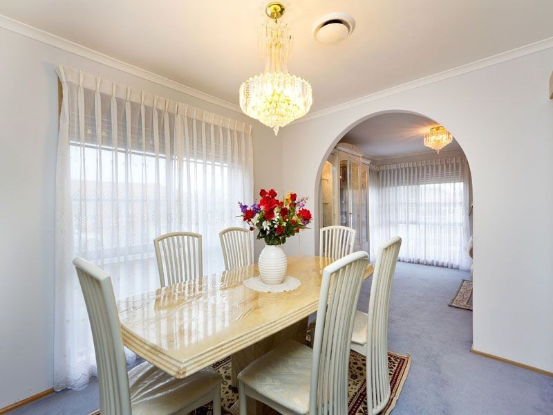 25 Snowgum Court, Keysborough VIC 3173