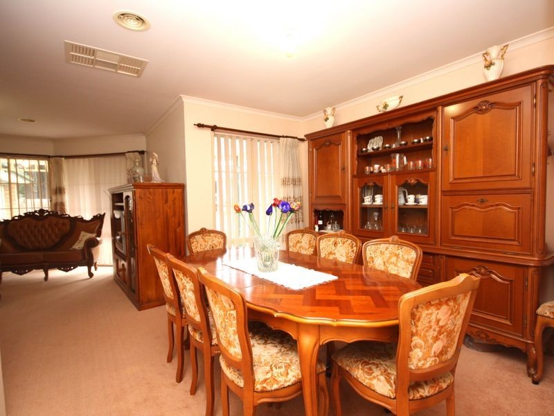 2 CEDAR COURT, Oakleigh South VIC 3167