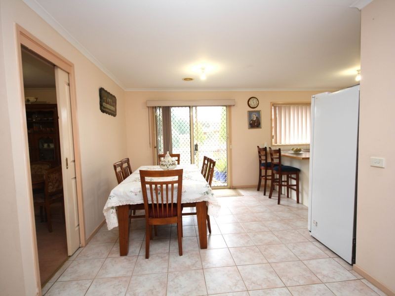 2 CEDAR COURT, Oakleigh South VIC 3167