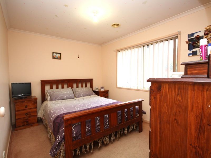 2 CEDAR COURT, Oakleigh South VIC 3167