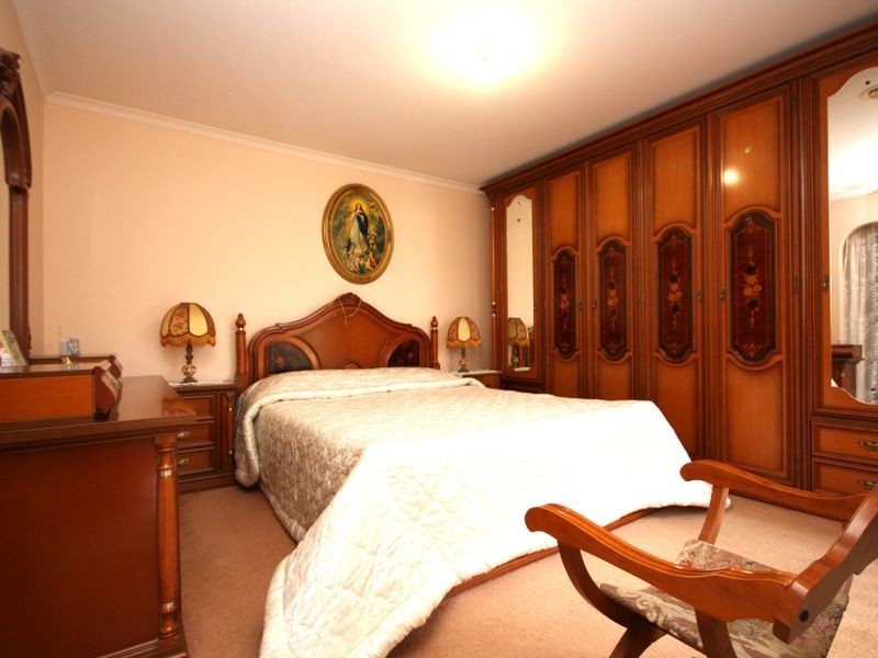 2 CEDAR COURT, Oakleigh South VIC 3167