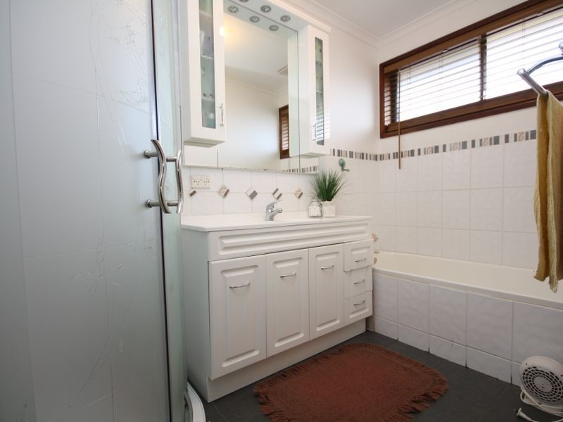 2 Chisholm Court, Springvale South VIC 3172