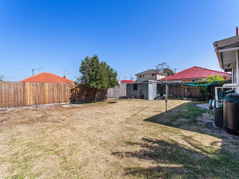 2 BERTHA ST, Springvale VIC 3171