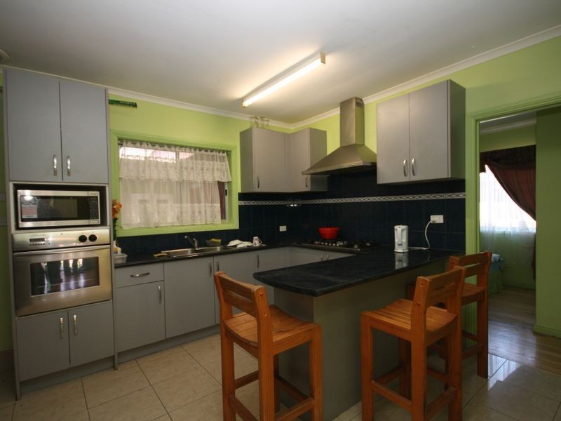 1/2 JANINE ROAD, Springvale South VIC 3172