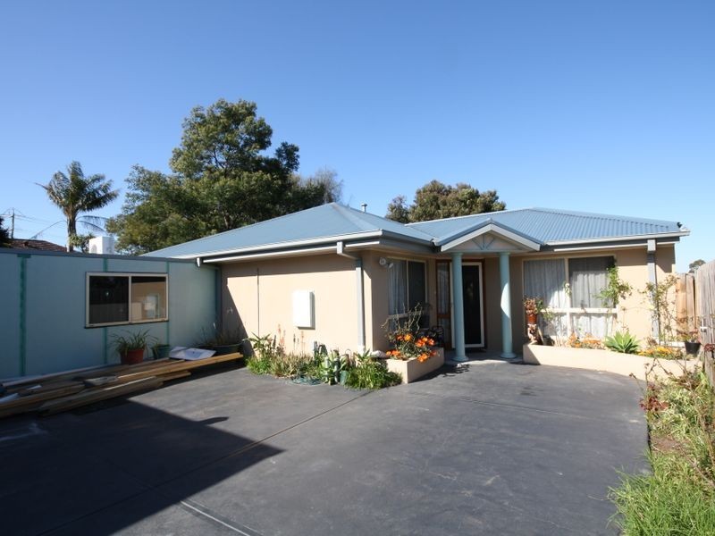 2/2 JANINE ROAD, Springvale South VIC 3172