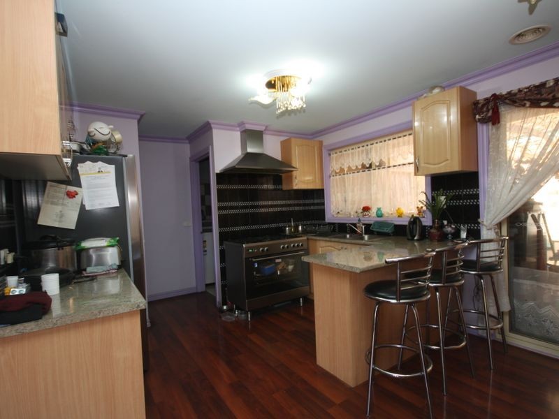 2/2 JANINE ROAD, Springvale South VIC 3172