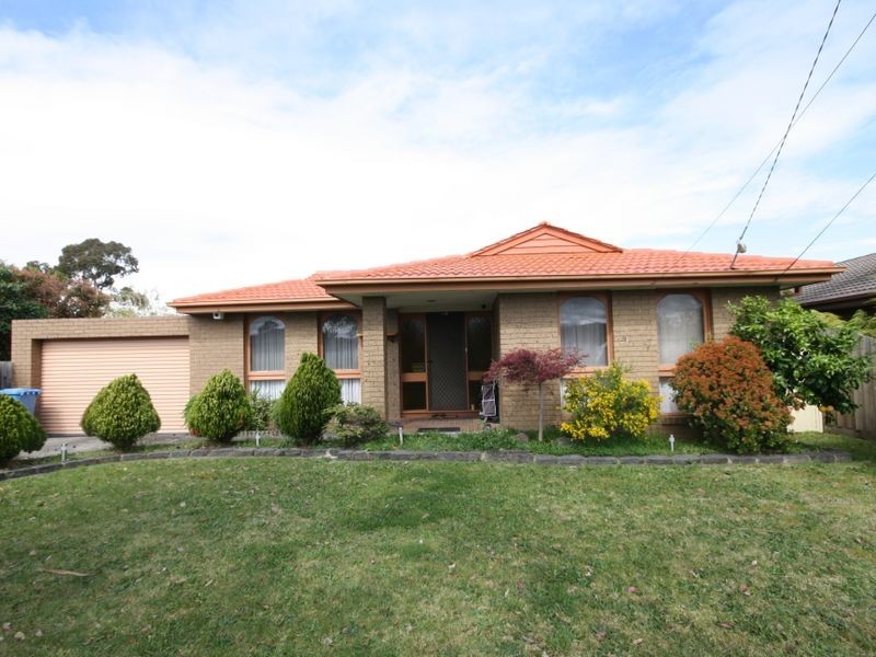 8 HOVEA COURT, Springvale South VIC 3172