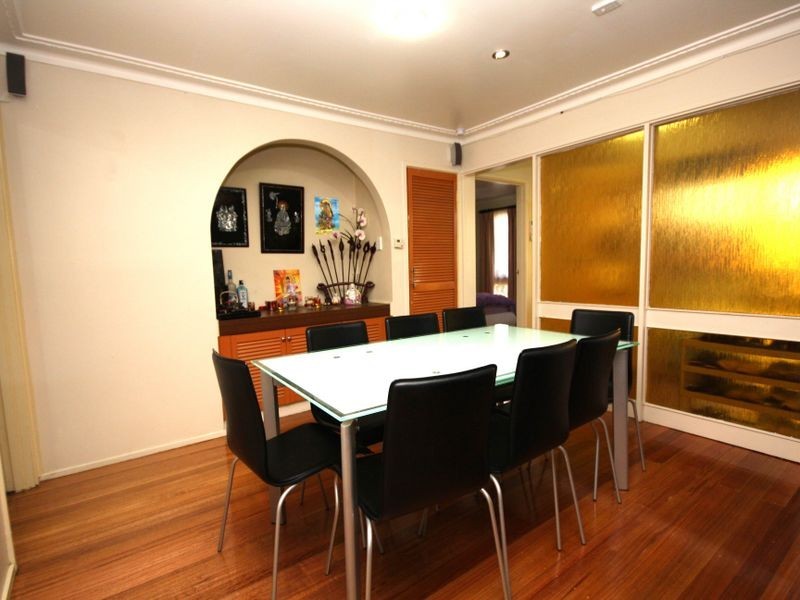 8 HOVEA COURT, Springvale South VIC 3172