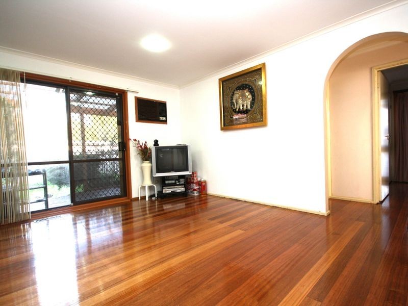 8 HOVEA COURT, Springvale South VIC 3172