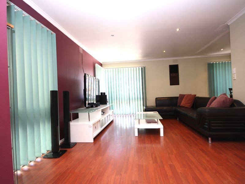 8 Piccadilly Crescent, Keysborough VIC 3173