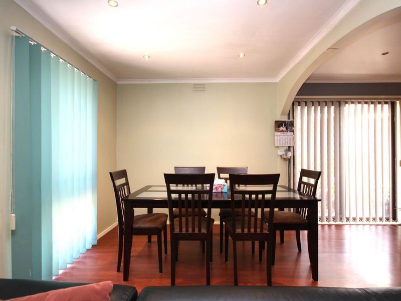 8 Piccadilly Crescent, Keysborough VIC 3173