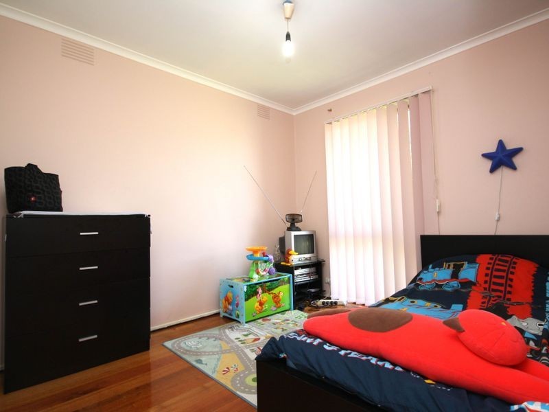 8 Piccadilly Crescent, Keysborough VIC 3173