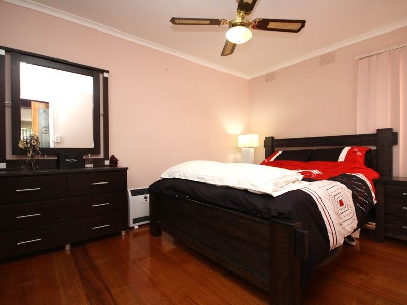 8 Piccadilly Crescent, Keysborough VIC 3173