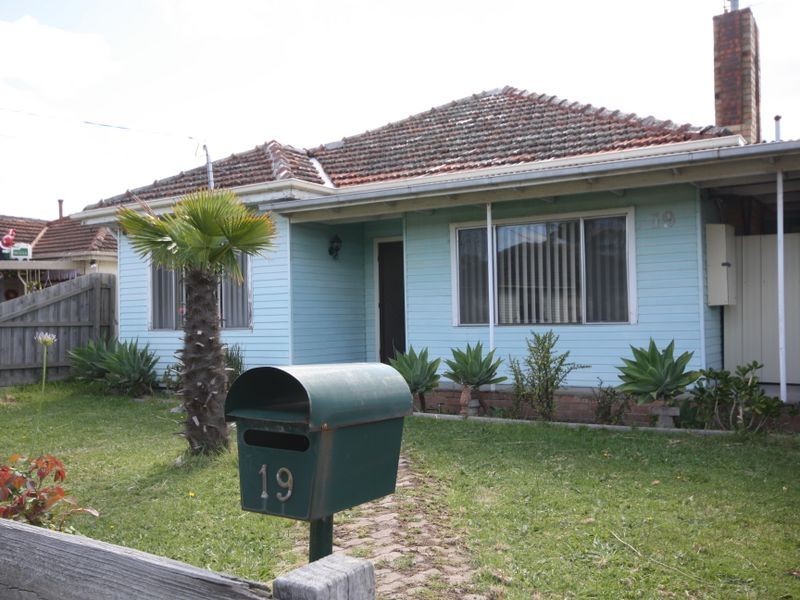 19 ELM GROVE, Springvale VIC 3171