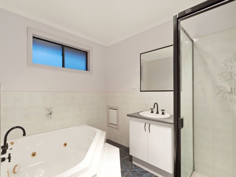 40 HENDERSON ROAD, Keysborough VIC 3173