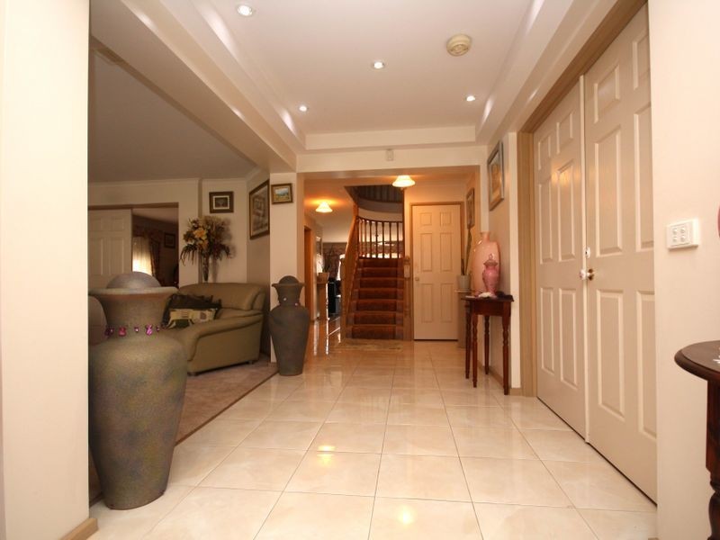 5 HAGAN PLACE, Keysborough VIC 3173