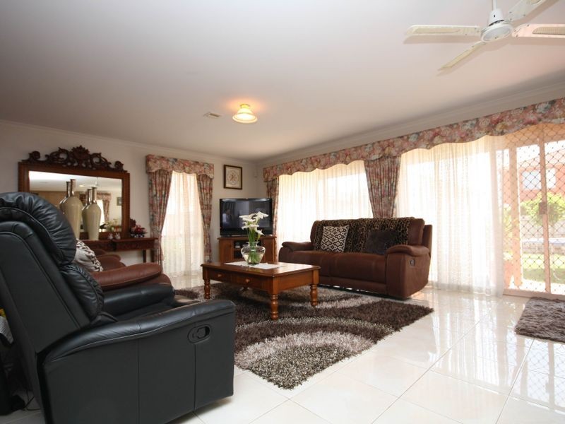 5 HAGAN PLACE, Keysborough VIC 3173