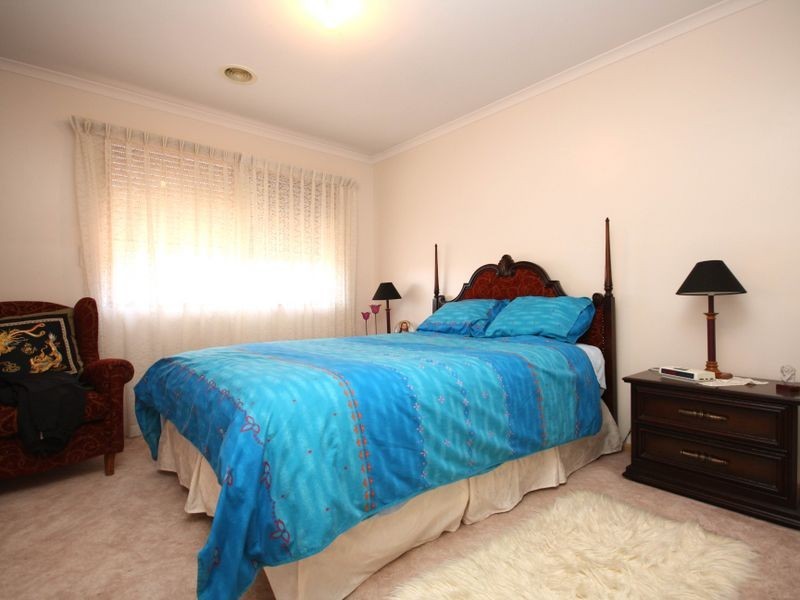 5 HAGAN PLACE, Keysborough VIC 3173