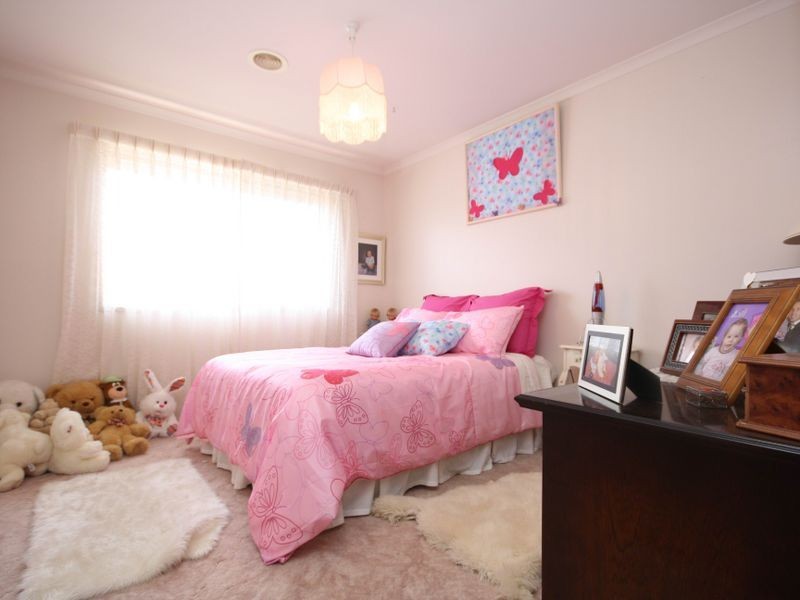 5 HAGAN PLACE, Keysborough VIC 3173