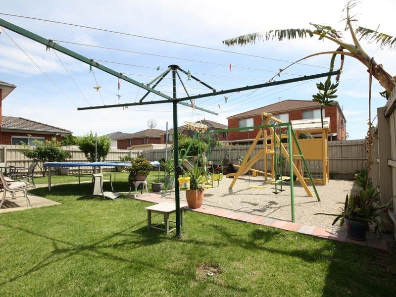 5 HAGAN PLACE, Keysborough VIC 3173