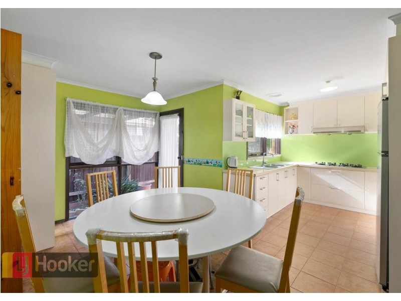 6 Bundeena avenue, Keysborough VIC 3173