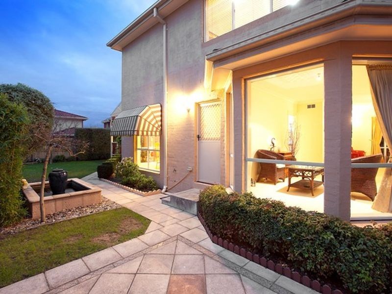 9 Erin Place, Keysborough VIC 3173