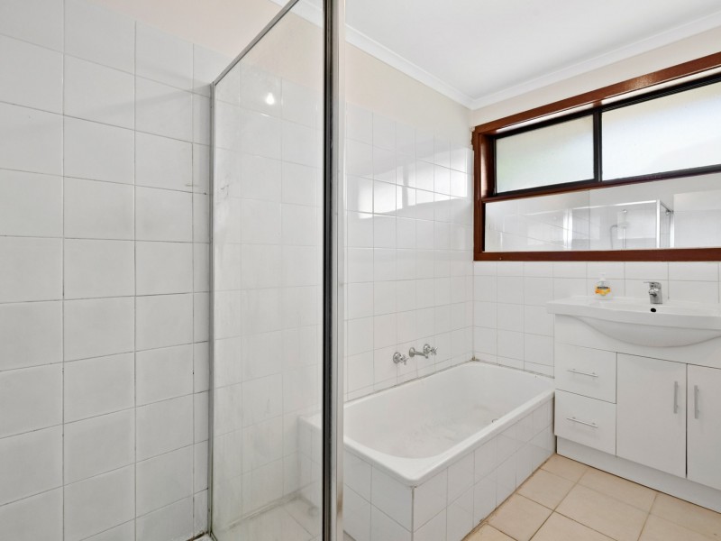 1/2 Waddington Crescent, Springvale South VIC 3172