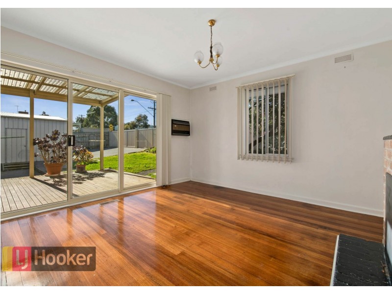 2 Claret street, Doveton VIC 3177