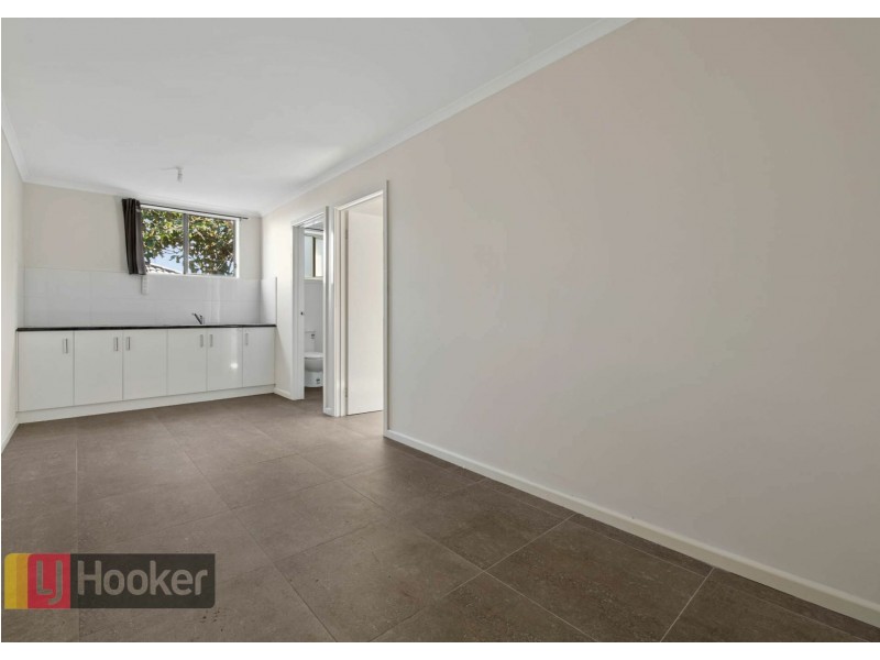 2 Claret street, Doveton VIC 3177