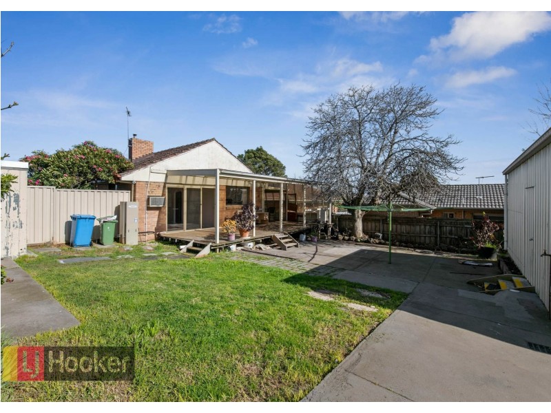 2 Claret street, Doveton VIC 3177