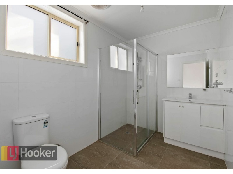 2 Claret street, Doveton VIC 3177