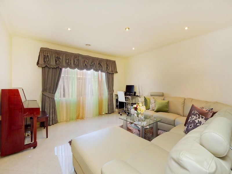 2 Leons Road, Springvale South VIC 3172