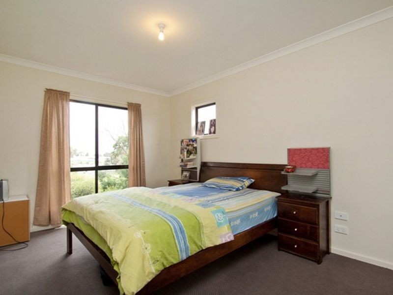 28/27-29 Golden Grove, Springvale South VIC 3172