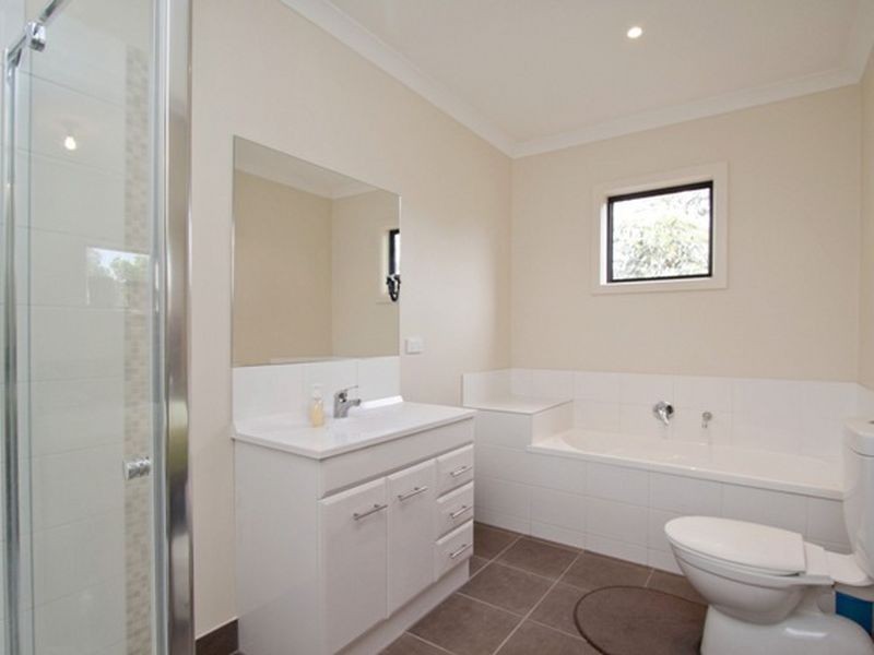 28/27-29 Golden Grove, Springvale South VIC 3172
