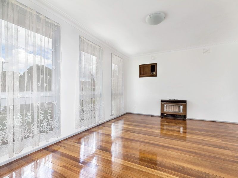 17 Silverdale Court, Springvale South VIC 3172