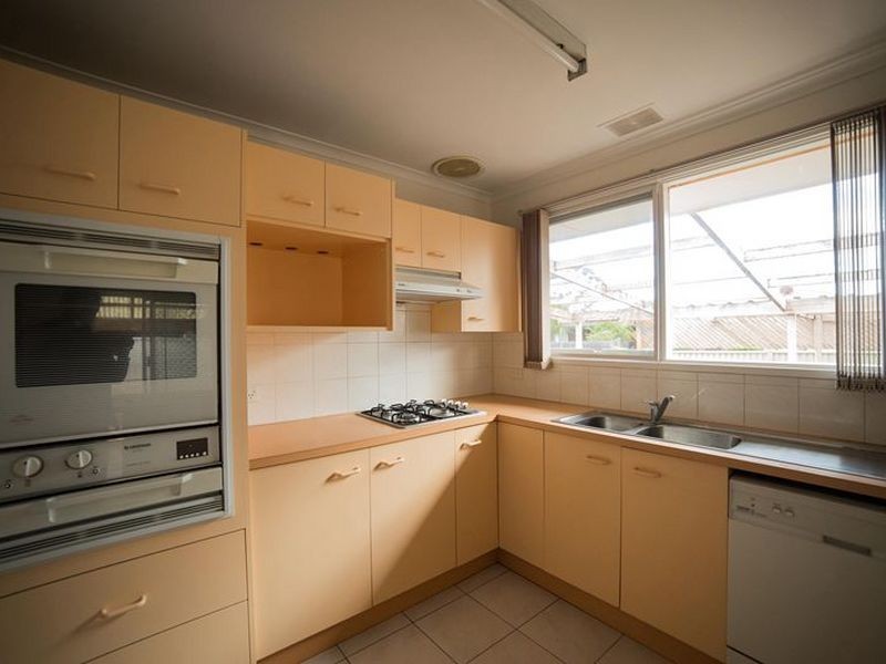 20 Liverpool Drive, Keysborough VIC 3173