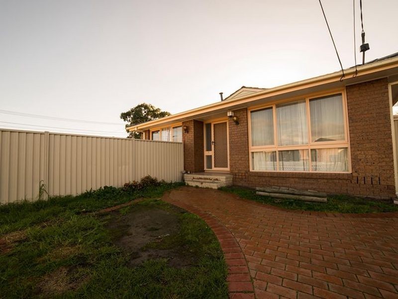 20 Liverpool Drive, Keysborough VIC 3173