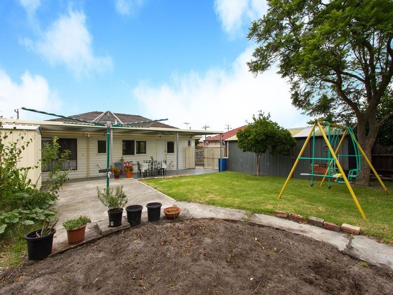 5 RICHARD STREET, Springvale South VIC 3172
