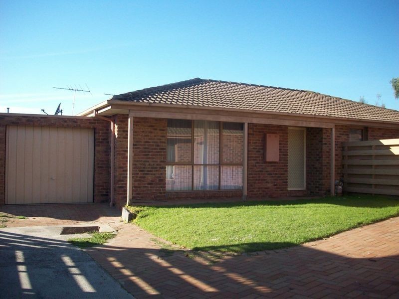 2/44 Robjant Street, Hampton Park VIC 3976