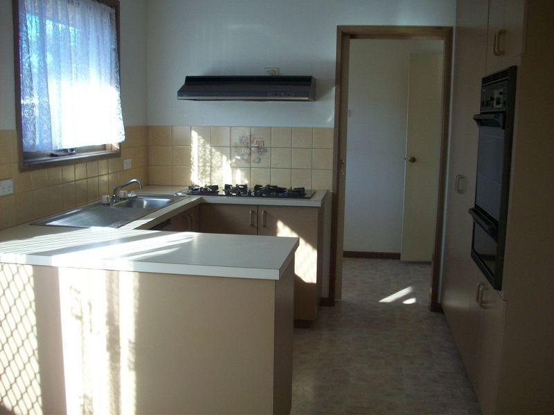 2/44 Robjant Street, Hampton Park VIC 3976