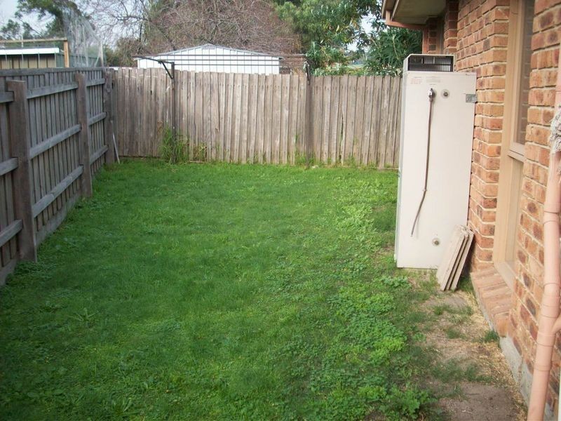 2/44 Robjant Street, Hampton Park VIC 3976