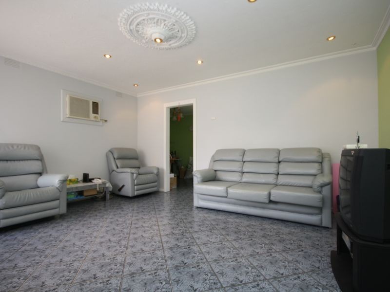 10 Verbena Cresent, Noble Park VIC 3174