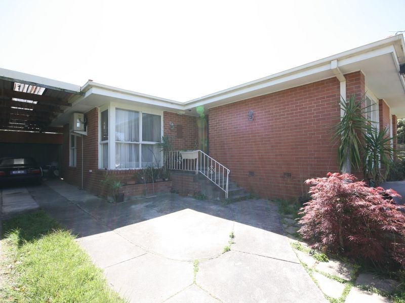 105 Oakwood Avenue, Noble Park North VIC 3174