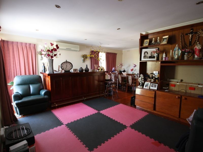 105 Oakwood Avenue, Noble Park North VIC 3174