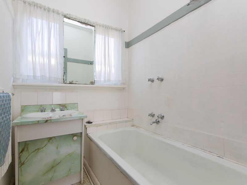 4 UNION GROVE, Springvale VIC 3171