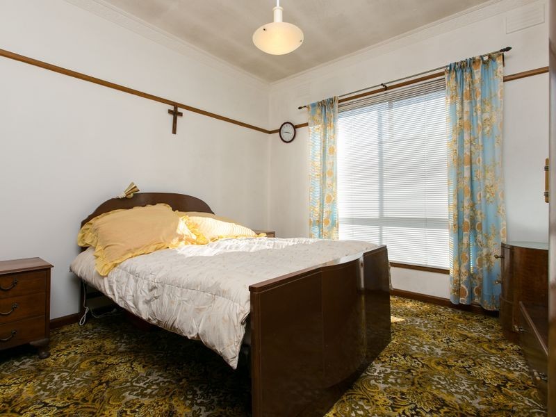 4 UNION GROVE, Springvale VIC 3171